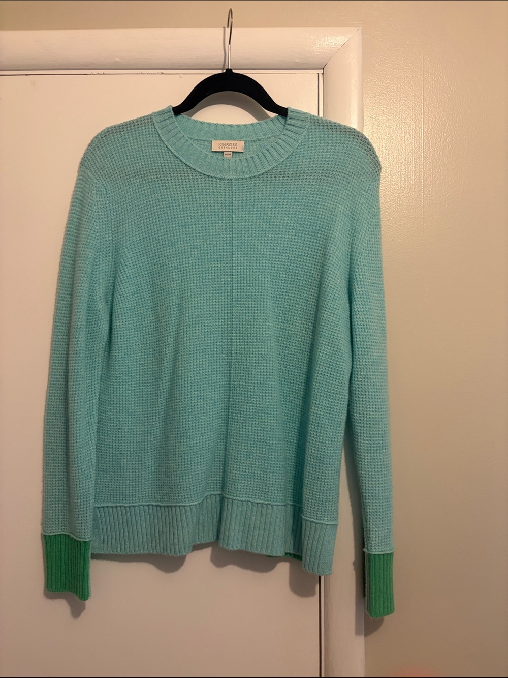 Cashmere Cropped turquoise knit sweater with green cuffs - Unknown Brand